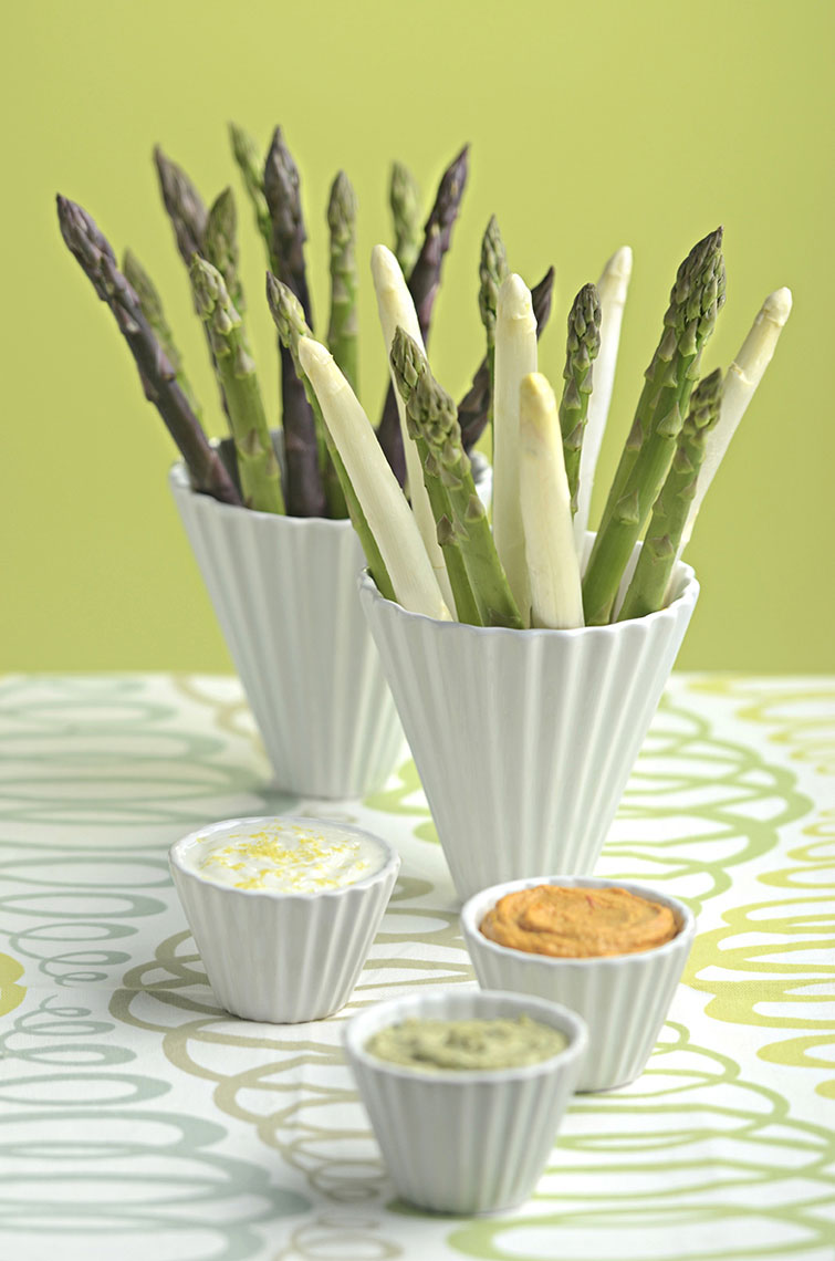 Chilled-tri-color-asparagus-spears-with-roasted-pepper-humus-basil-cilantro-and-tzeke-dipping-sauce-by-Joe-Atlas-food-photography.