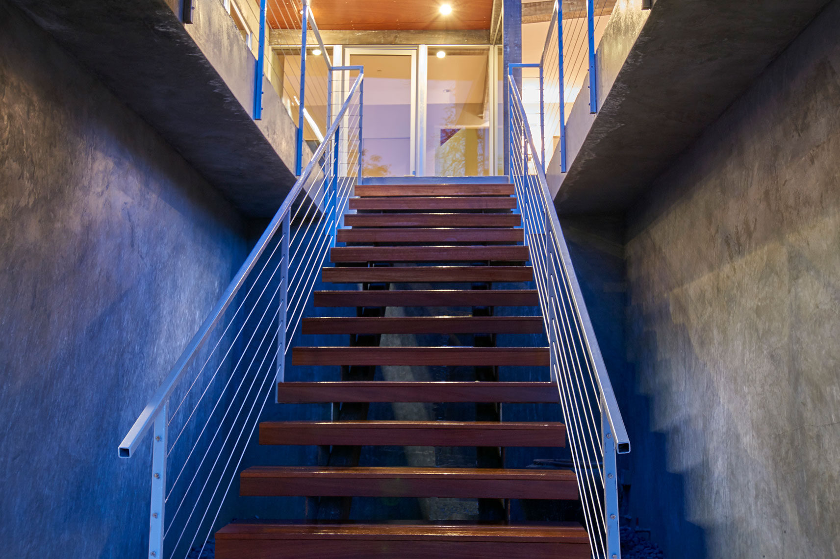 Architectural-photography-of-exterior-view-of-entry-stairway-of-contemporary-home